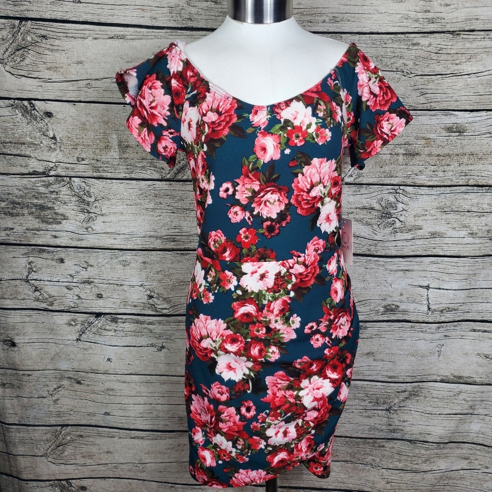 Trendy Js' Floral BodyVon Off the-shoulder Dress with a slight slit on the left